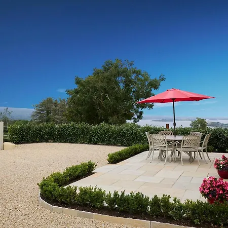 بيت للعطل The *